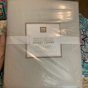 Pottery barn teen PBT twin ruffle duvet in grey